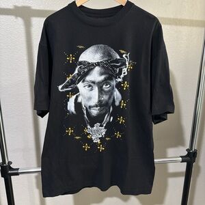 Vintage Tupac Legacy Tour Black Graphic Tee with Iconic Design